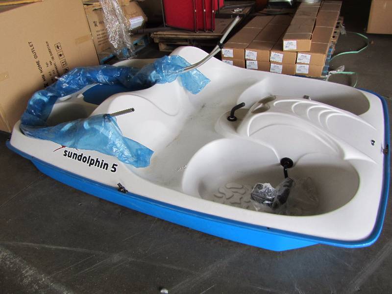 lot 11 image: Sun Dolphin 5-Person Pedal Boat With Canopy