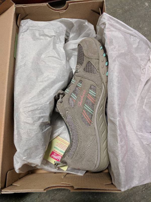 Skechers Women�s Active-BreatheEasy-Good Luck Shoe Taupe - 6.5
