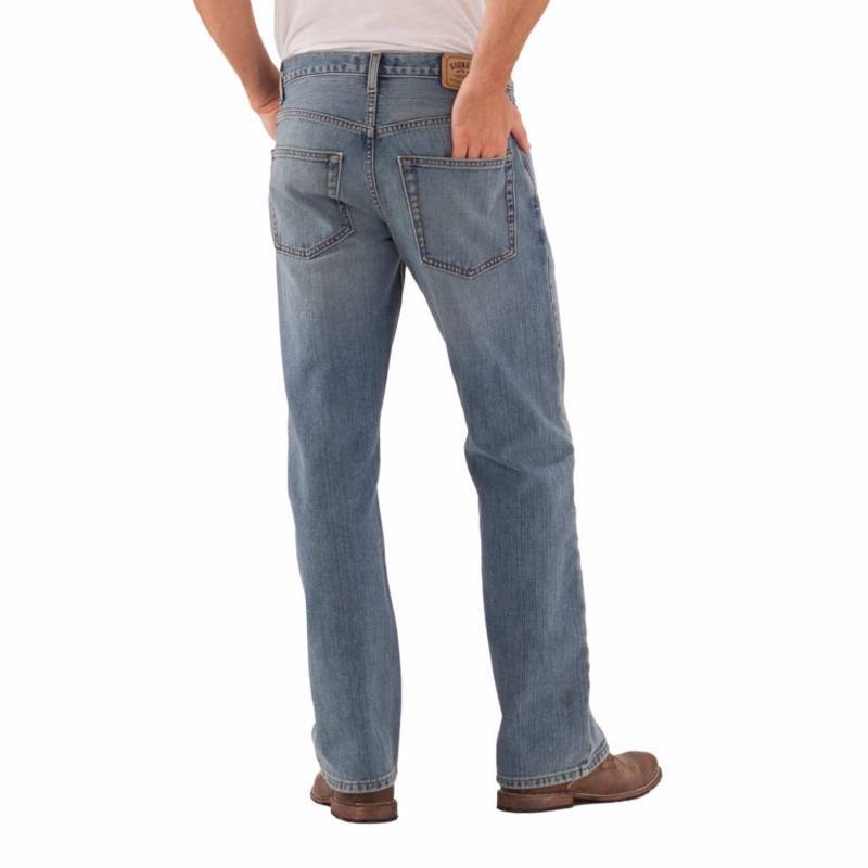 Signature By Levi Strauss & Co. Men�s Bootcut Jean Big Sky (Medium Denim) - 30W 32L