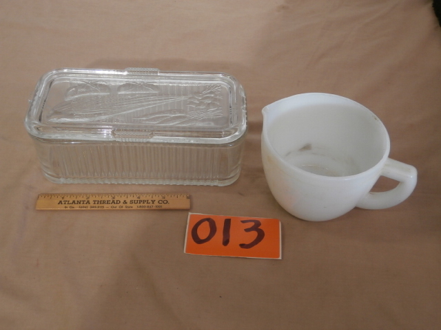 lot 13 image: Vintage Kitchen Glassware