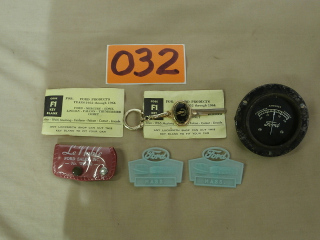 lot 32 image: Group of Vintage FORD Items