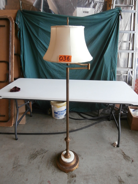 lot 36 image: Vintage Living Room Floor Lamp