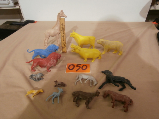 lot 50 image: Group of Plastic Animal Figures