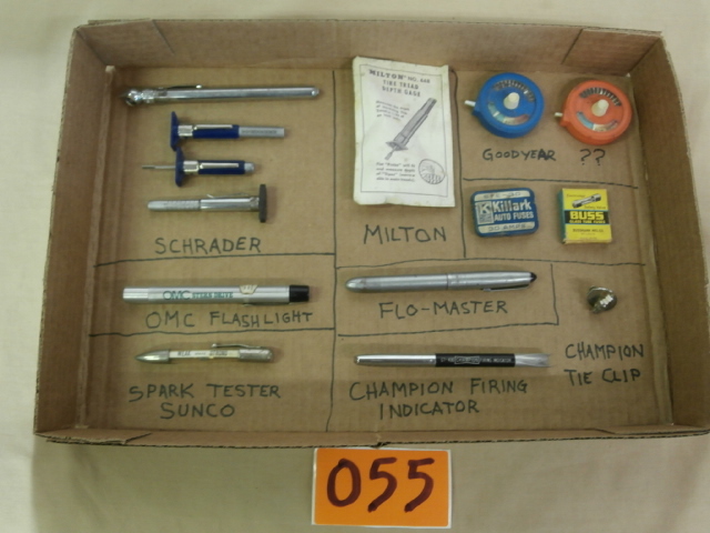 lot 55 image: Group of Vintage Automotive Accessories