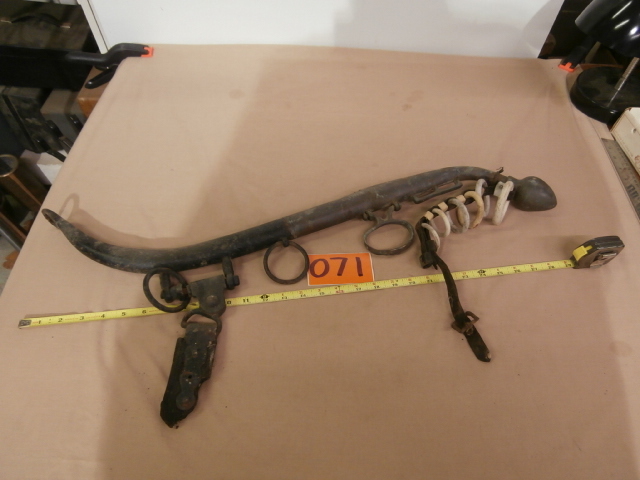 lot 71 image: Vintage Workhorse Hames & Tack
