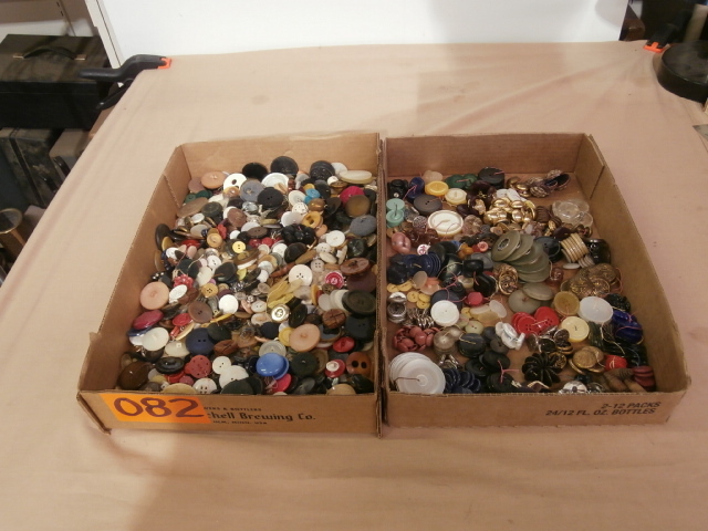 lot 82 image: Large Lot of Vintage Buttons