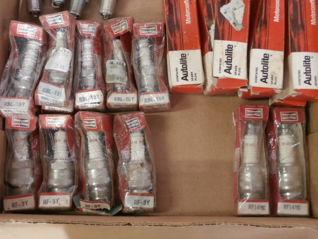 lot 83 image: Lot of New Spark Plugs
