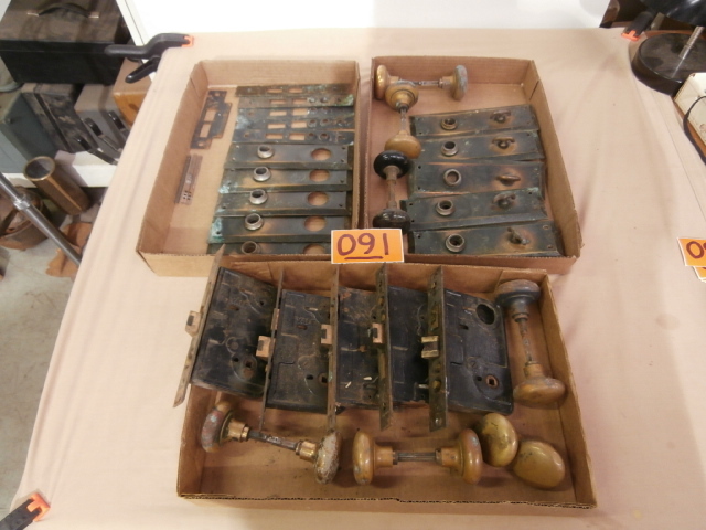 lot 91 image: Group of Vintage YALE Door Hardware, Locks & Knobs