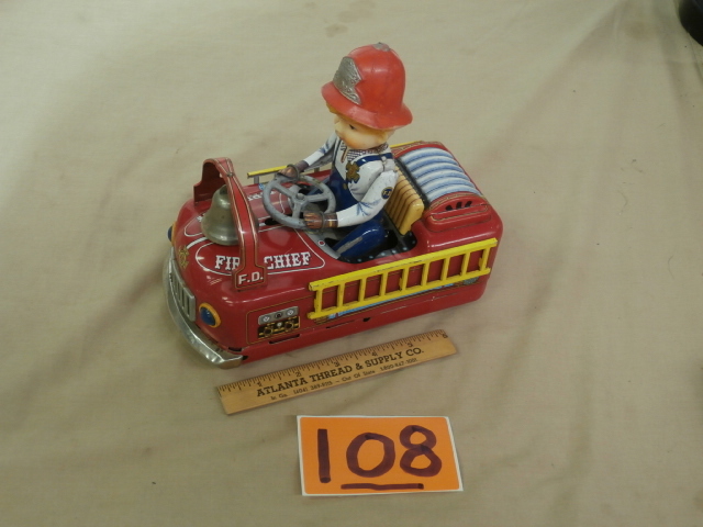 lot 108 image: Vintage Japan Battery Op Fire Chief Truck