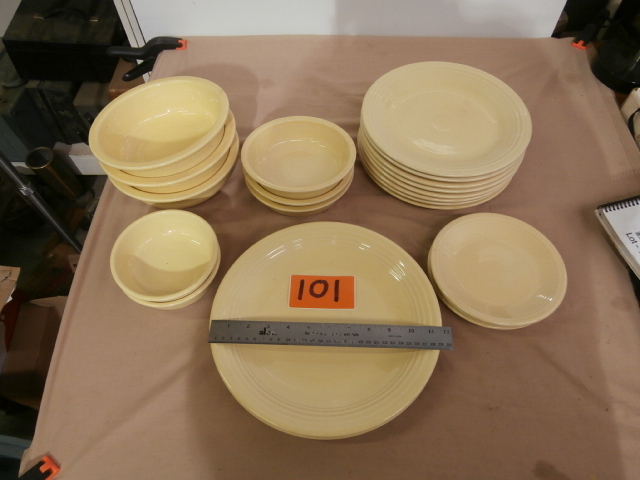 lot 101 image: Group of FIESTA Dinnerware