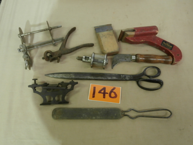 lot 146 image: Group of Vintage Tools