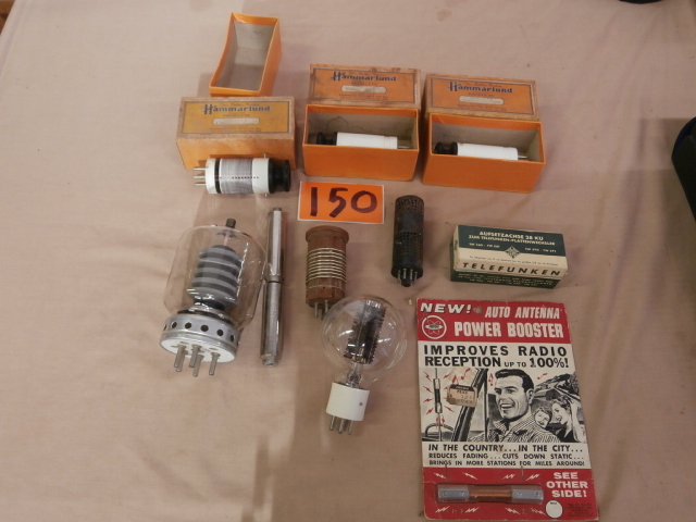 lot 150 image: Group of Vintage Electronic Items