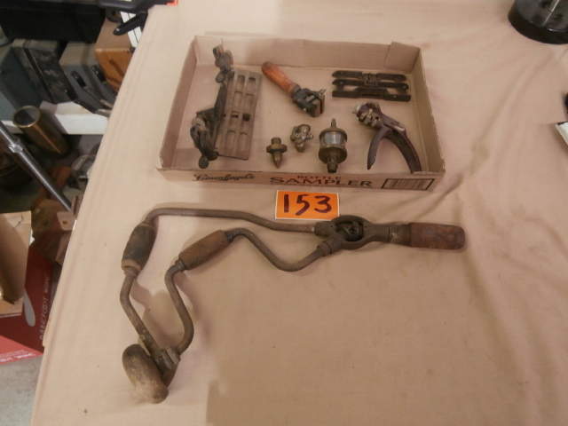 lot 153 image: Group of Vintage Tools