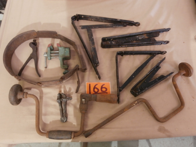 lot 166 image: Group of Vintage Hardware & Tools
