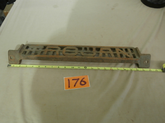 lot 176 image: Vintage Cast Iron Playground Slide Step