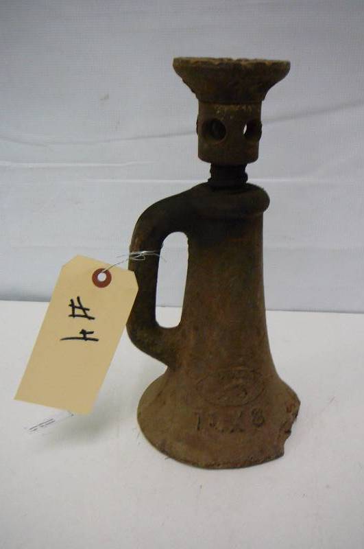 lot 4 image: Vintage Screw Jack