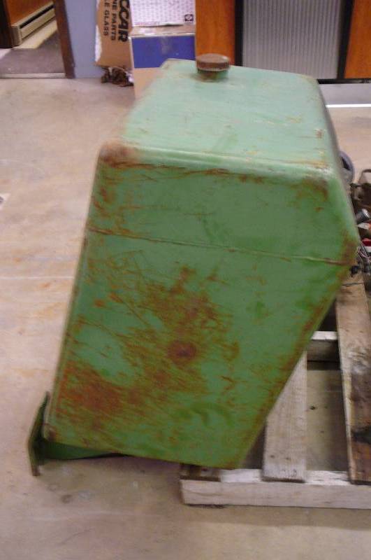 lot 8 image: John Deere Add on Gas Tank