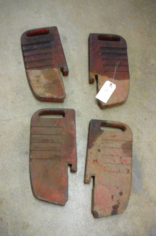lot 10 image: Lot of Tractor Weights