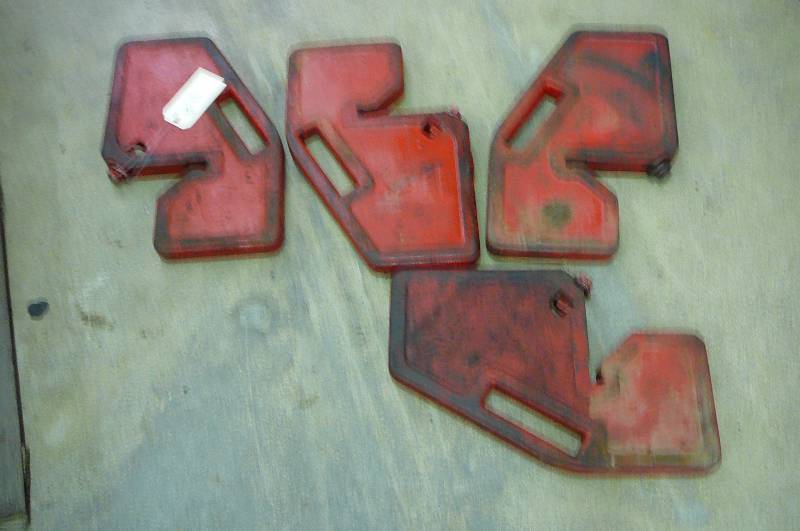 lot 11 image: Lot of Tractor Weights