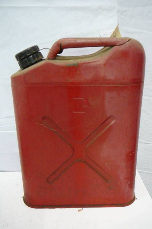 lot 14 image: 5 gal Gas Can