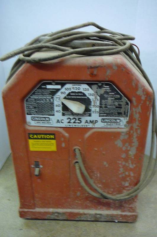 lot 15 image: Lincoln ARC Welder