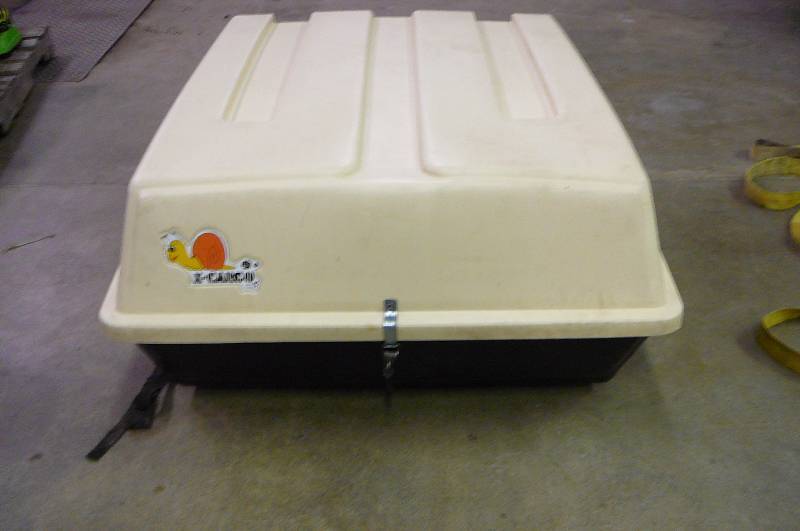 lot 17 image: Roof Top Cargo Carrier