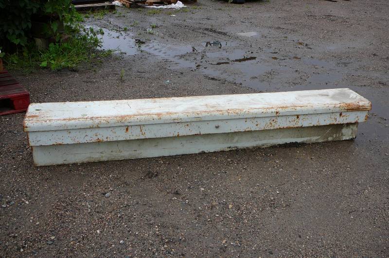 lot 18 image: Pickup Side Tool Box
