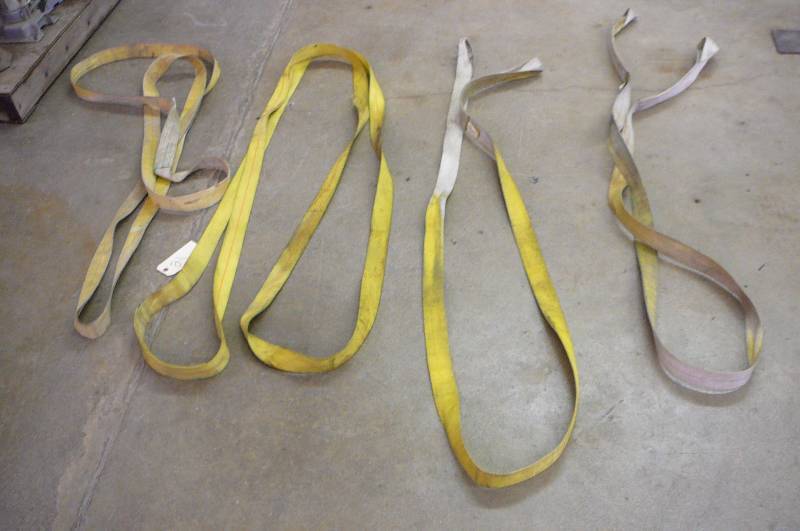 lot 21 image: Lot of Straps