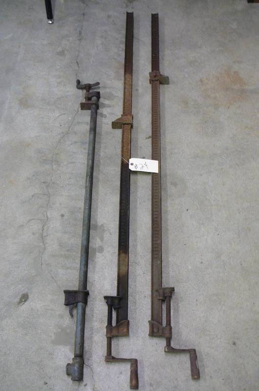 lot 24 image: Lot of Bar Clamps