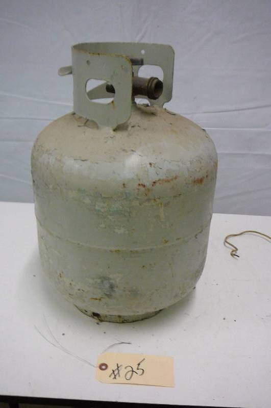 lot 25 image: LP Tank