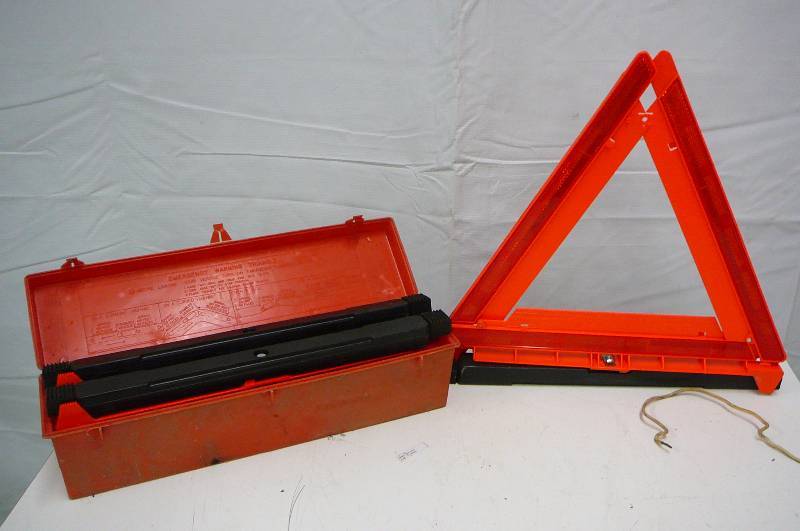 lot 26 image: Road Emergency Safety Kit