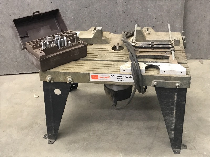 lot 30 image: Craftsman Router Set
