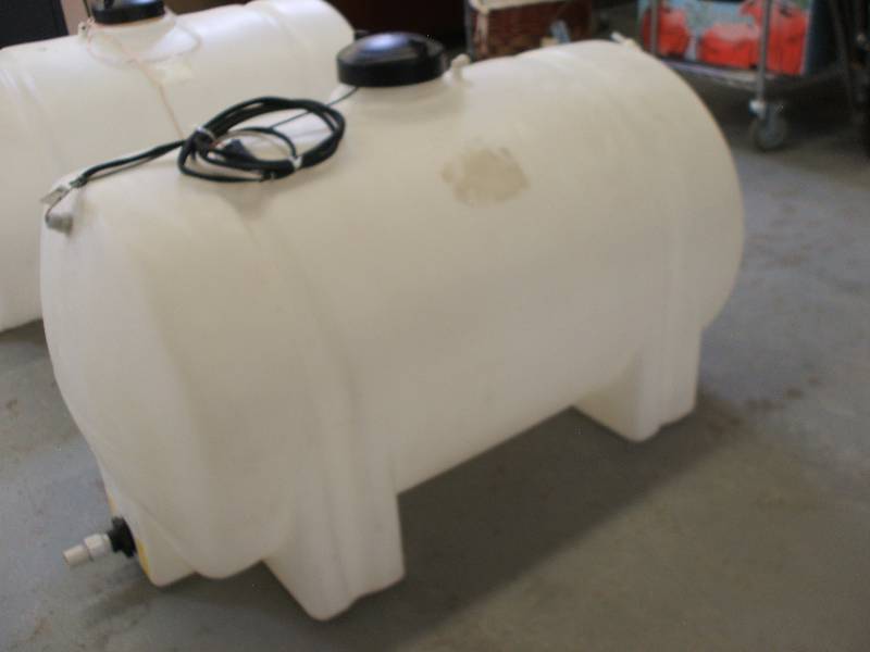 lot 617 image: POLYETHYLENE HOLDING TANK