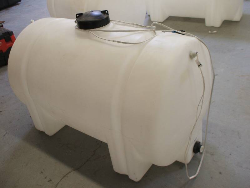 lot 619 image: POLYETHYLENE HOLDING TANK