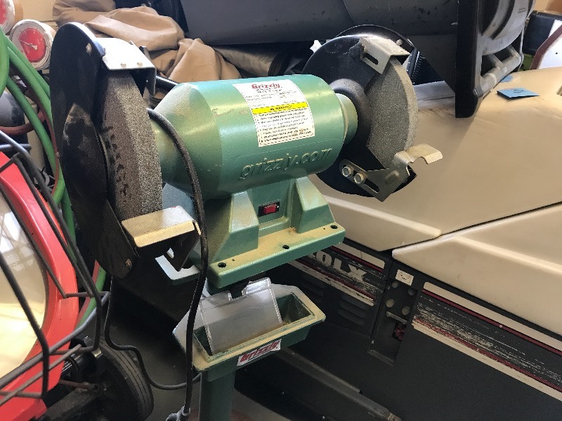 lot 608 image: PEDESTAL GRINDER