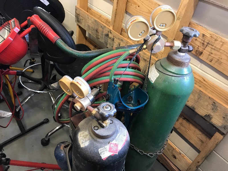 lot 609 image: OXYACETYLENE TORCH CART