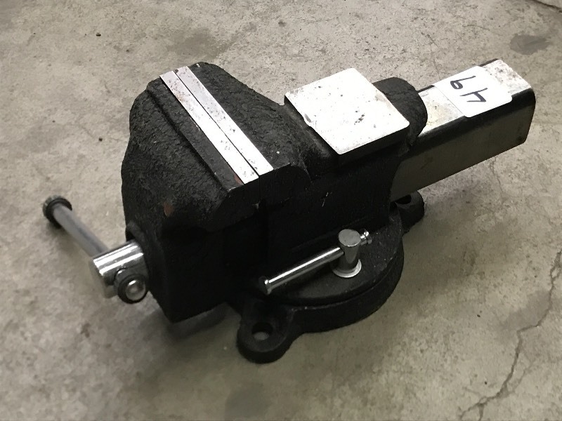 Benchtop Vise With 4 Jaw