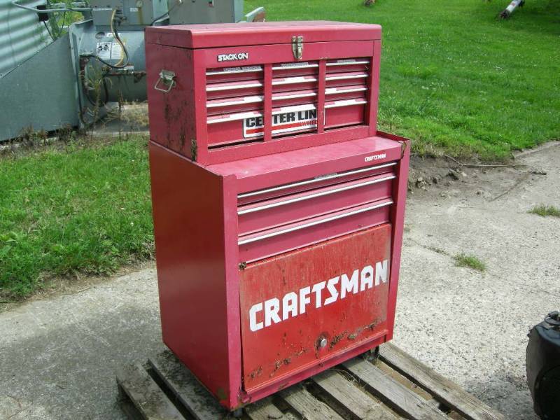 lot 12 image: CraftsmanStack-On Tool Cabinet