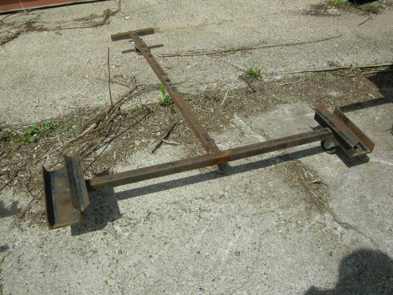 lot 18 image: Snowmobile Cart