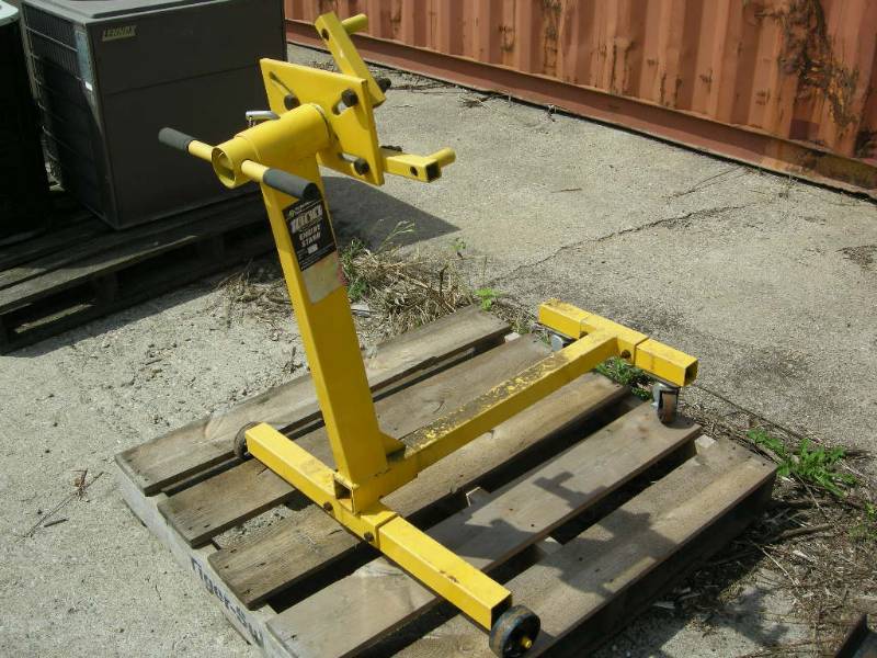 lot 19 image: Performance Tool Engine Stand