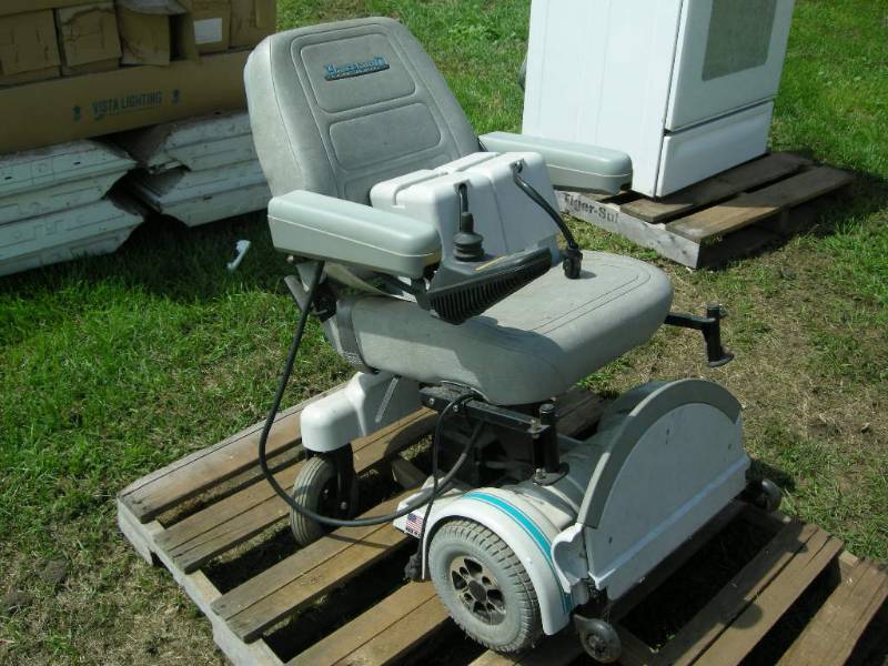 lot 21 image: Hoveround MPV5 Wheelchair - Scooter