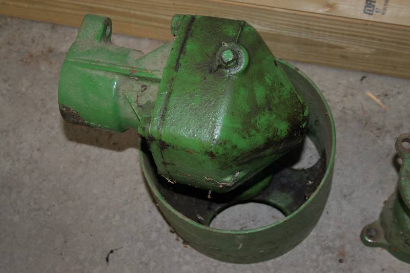 lot 7 image: Belt Pulley and more for John Deere Tractors