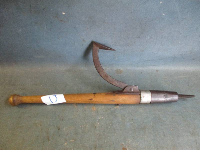 lot 13 image: Cant Hook