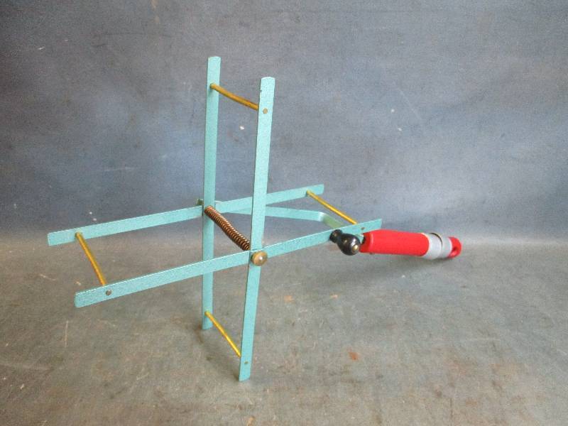 lot 23 image: Vintage Fishing Line Winder  Dryer