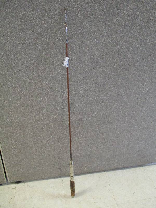 lot 26 image: Vintage Fishing Rod
