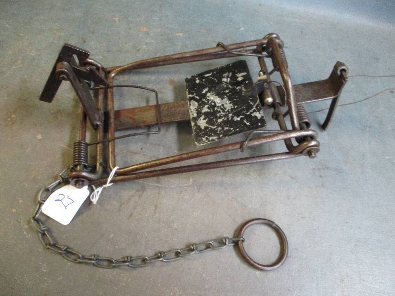 lot 27 image: Cosey Body Grip Trap