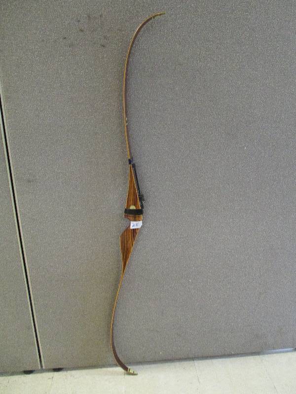 lot 28 image: Bear Recurve Bow