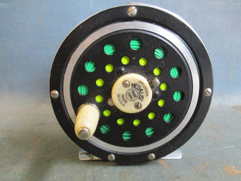 lot 45 image: Pflueger Medalist Fly Fishing Reel