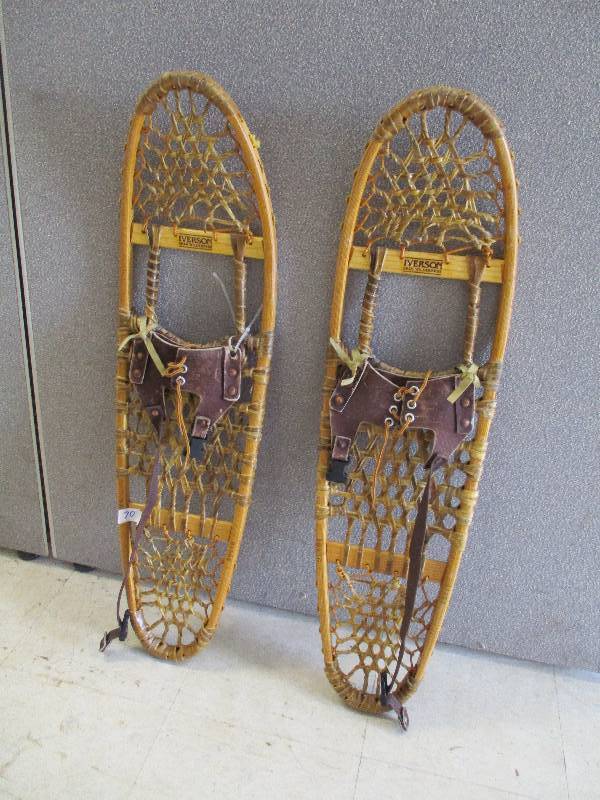 lot 70 image: Snow Shoes