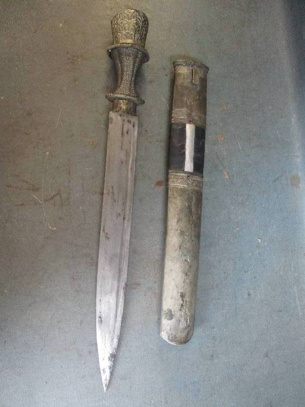 lot 85 image: Antique Knife with Sheath